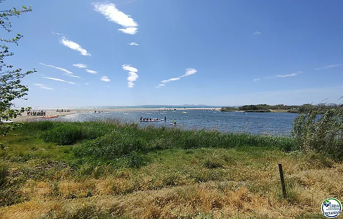 Studio dans immeuble en bord de mer