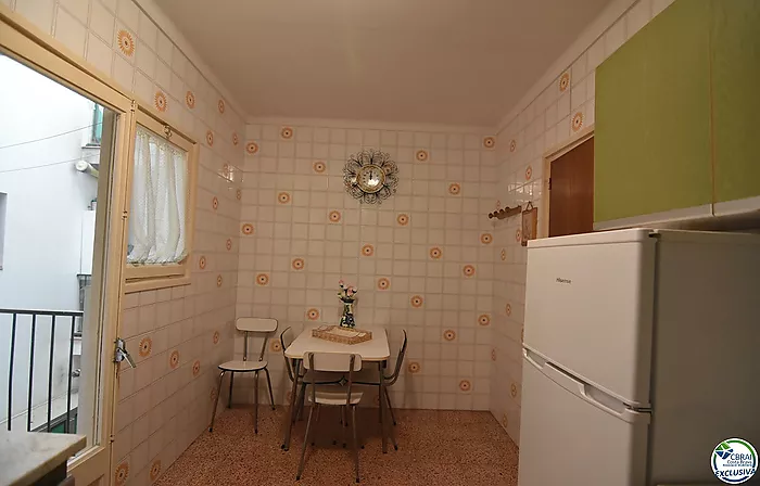 Appartement de 92 m2 et 8 m2 de terrasse, situé au centre de Roses.