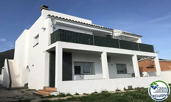 Magnifique villa  rénovée à Mas Busca Roses