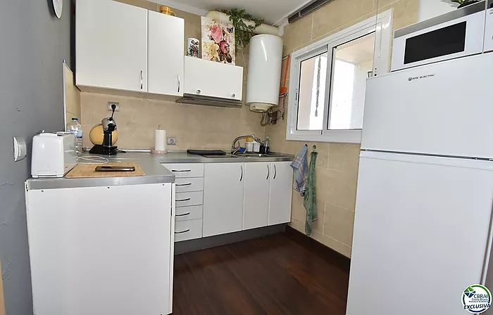 Apartamento de un dormitorio con parking y piscina comunitaria