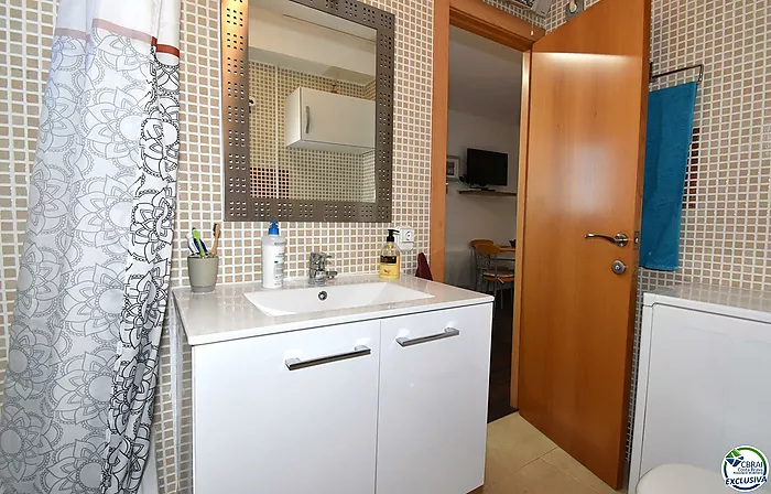 Apartamento de un dormitorio con parking y piscina comunitaria