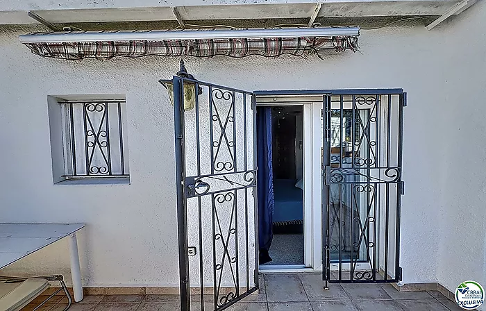 MAISON AVEC GARAGE DANS LE PARC NATUREL