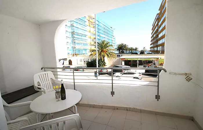 Se Vende apartamento 1 dormitorio, vistas al mar, a 50mts de la playa