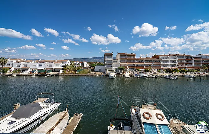 Bel appartement avec vue magnifique sur Port Emporda