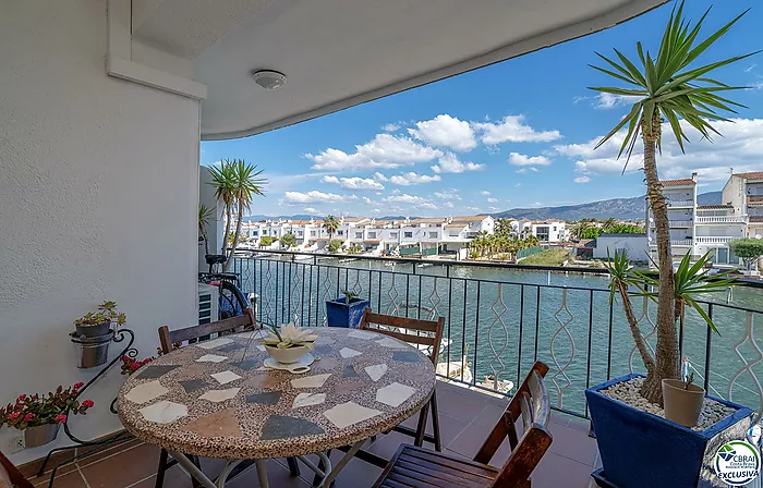 Bel appartement avec vue magnifique sur Port Emporda