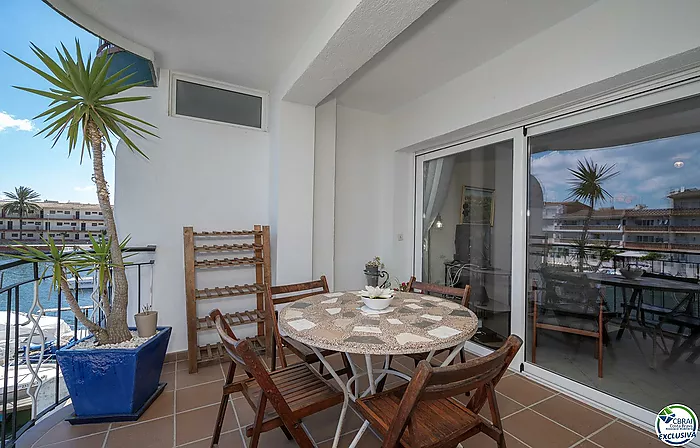 Bel appartement avec vue magnifique sur Port Emporda