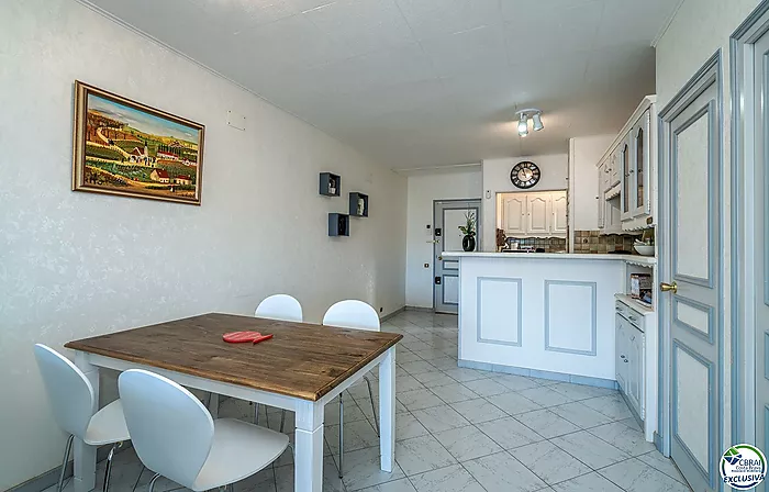 Bel appartement avec vue magnifique sur Port Emporda