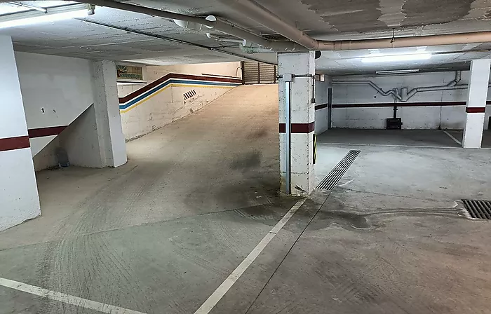 Parking et cave à 150 mètres de la plage