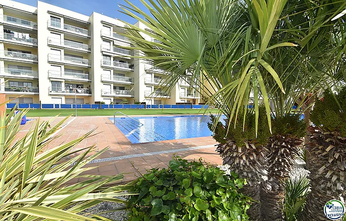 Piso - Apartamento en venta en Roses, con 66 m2, 2 habitaciones y 1 baño,Ascensor, Piscina y Jardín comunitarios.