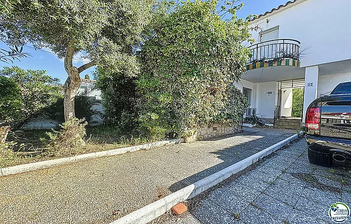 Encantadora casa de dos habitaciones en un barrio tranquilo