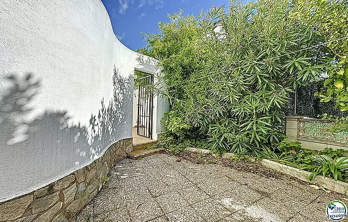 Encantadora casa de dos habitaciones en un barrio tranquilo