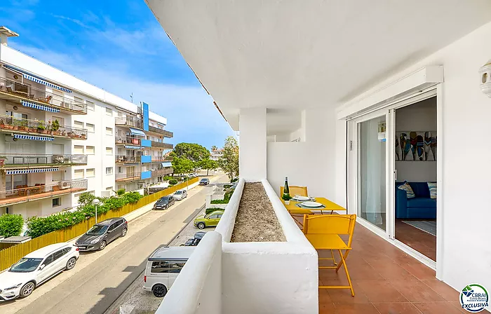 Encantador apartamento con piscina comunitária