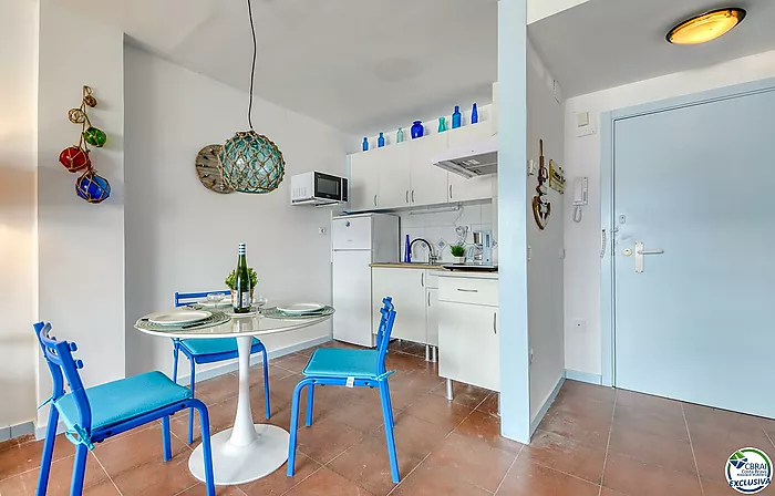 Encantador apartamento con piscina comunitária