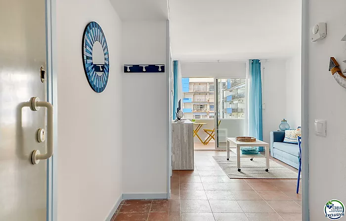 Encantador apartamento con piscina comunitária