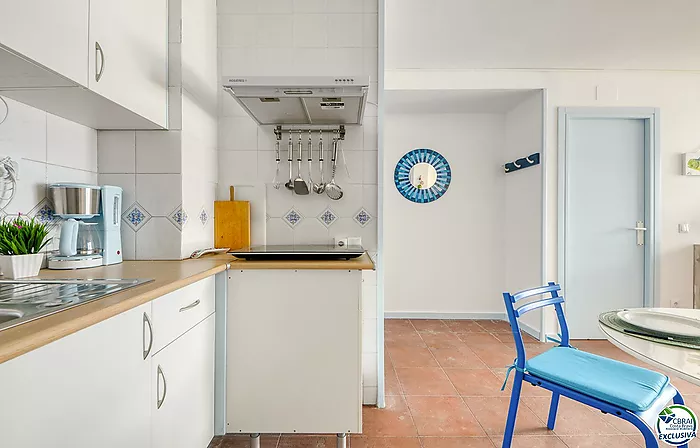 Encantador apartamento con piscina comunitária