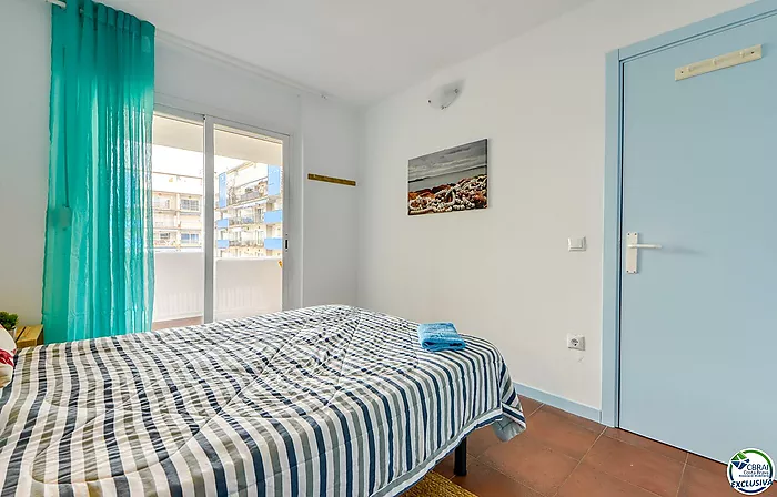 Encantador apartamento con piscina comunitária