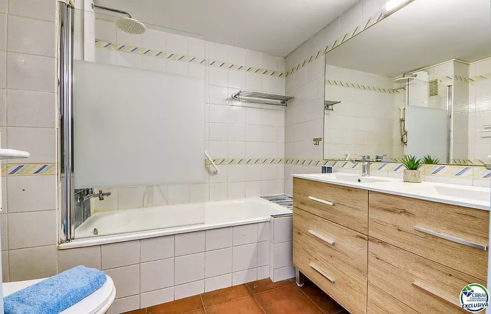 Encantador apartamento con piscina comunitária