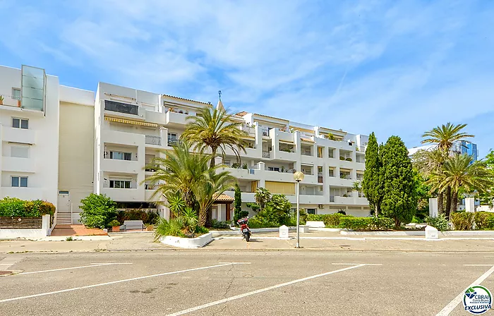 Encantador apartamento con piscina comunitária