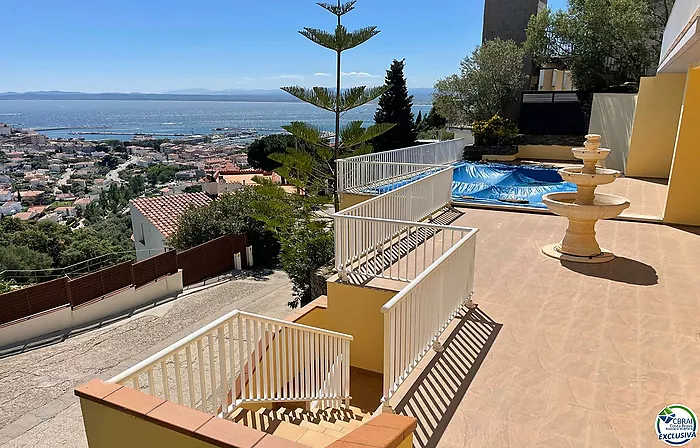 MAGNIFIQUE XALET DE 253 M2 CONSTRUIT, 608 M2 DE TERRAIN, BELLE VUE MER ET PISCINE AVEC GRANDES TERRASSES. COMPOSÉ DE GARAGE POUR DEUX VOITURES, ASCENS