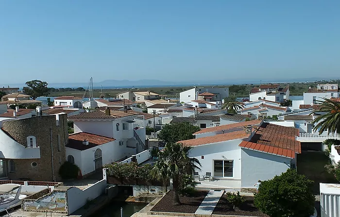 Appartement de 2 chambres avec vue canal et mer