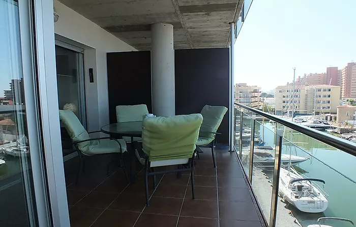 Appartement de 2 chambres avec vue canal et mer