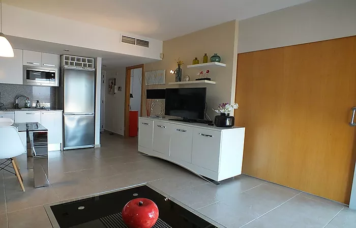 Apartamento de 2 habitaciones con vistas al canal y mar