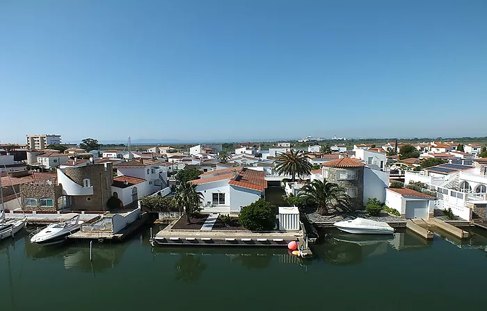 Appartement de 2 chambres avec vue canal et mer