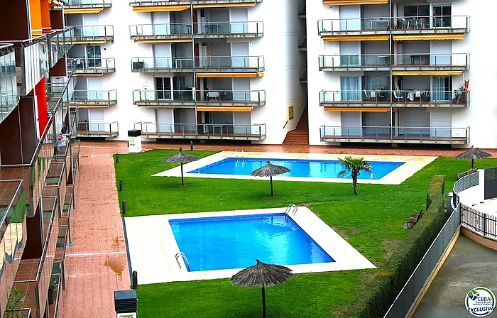 Apartamento de 2 habitaciones con vistas al canal y mar