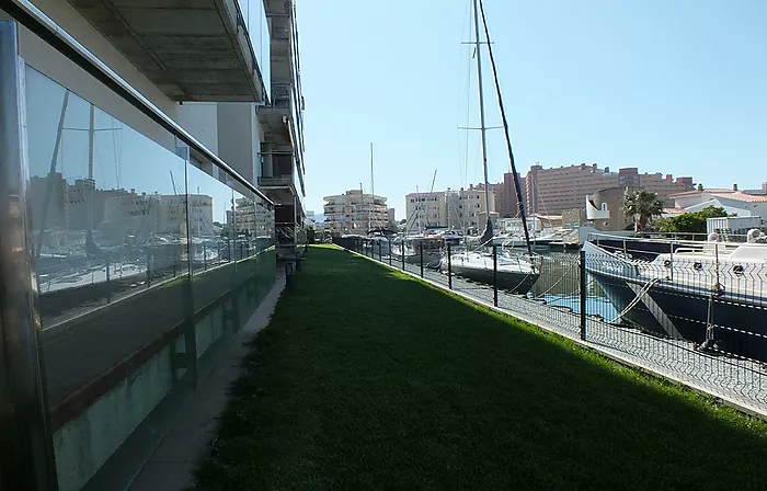 Appartement de 2 chambres avec vue canal et mer