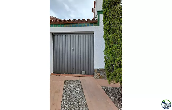 Se vende preciosa casa de vacaciones con 174 m² de superficie habitable y 395 m² de terreno en una zona residencial tranquila