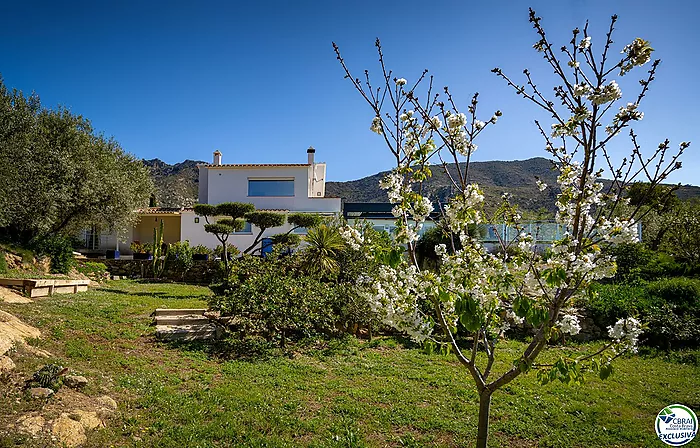 Magnífica villa reformada rodeada de naturaleza