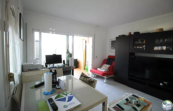 Appartement au rez-de-chaussée,vues, parking et piscine en copropriété