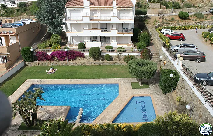 A vendre appartement avec terrasse et vue sur la piscine communautaire, Roses, Costa Brava