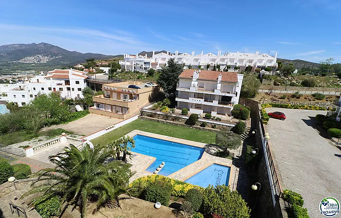 A vendre appartement avec terrasse et vue sur la piscine communautaire, Roses, Costa Brava