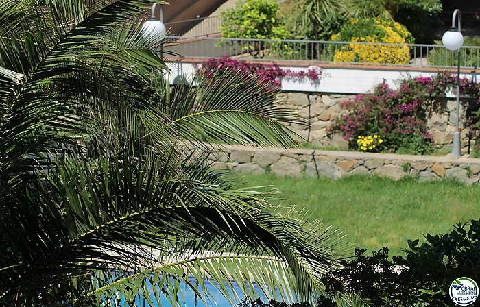 A vendre appartement avec terrasse et vue sur la piscine communautaire, Roses, Costa Brava