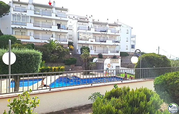 A vendre appartement avec terrasse et vue sur la piscine communautaire, Roses, Costa Brava