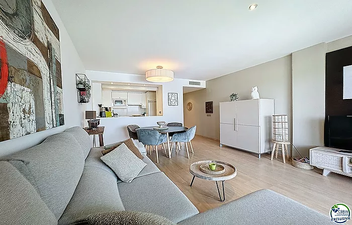 Magnifico apartamento, de 70 m 2, 2 habitaciones, en Santa Margarita, en el complejo residencial de Port Gran.