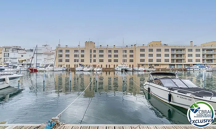 PORT MOXÓ Appartement avec deux chambres, vue sur le canal et parking extérieur privé