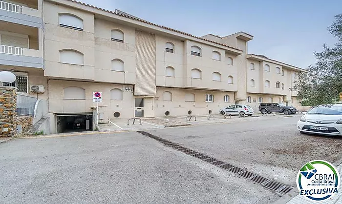 PORT MOXÓ Appartement avec deux chambres, vue sur le canal et parking extérieur privé