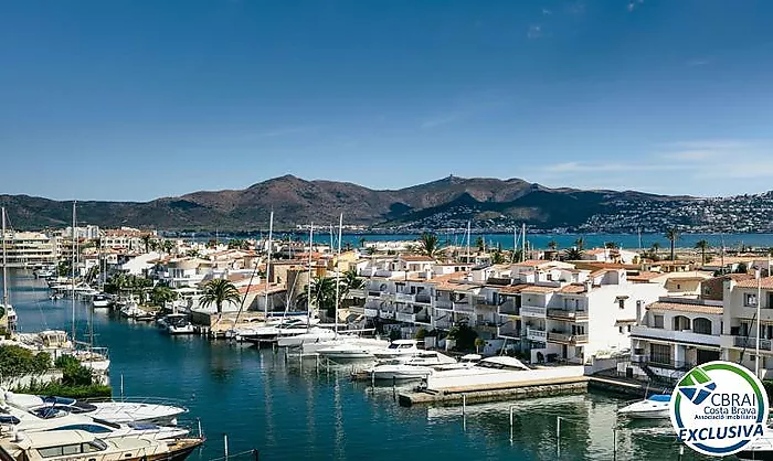 PORT MOXÓ Appartement avec deux chambres, vue sur le canal et parking extérieur privé