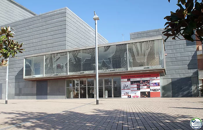 Appartement à Salatar avec vue partielle sur la mer, grande terrasse et parking privé.