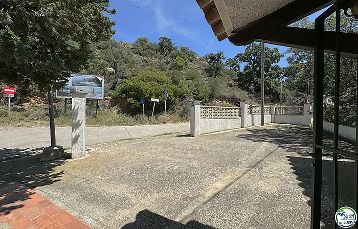 ¡Casa para Reformar con Increíbles Vistas al Mar!