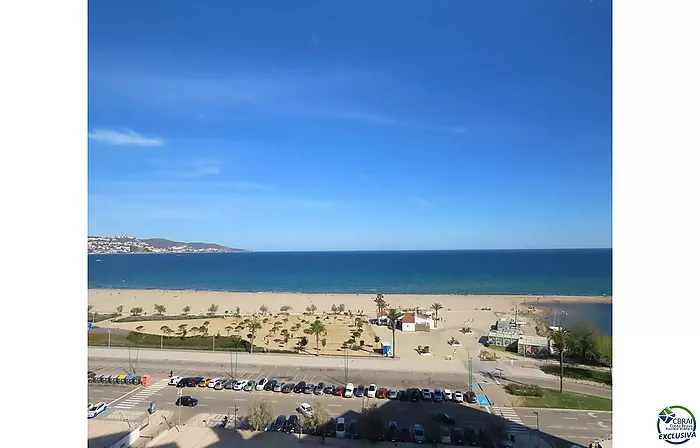 Vue de rêve de ce studio à vendre à Empuriabrava, idéal pour les amoureux de la plage