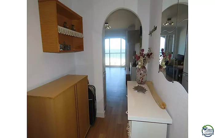 Vue de rêve de ce studio à vendre à Empuriabrava, idéal pour les amoureux de la plage