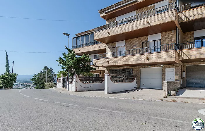 BELLE MAISON DE VILLE AVEC VUE À PUIG ROM