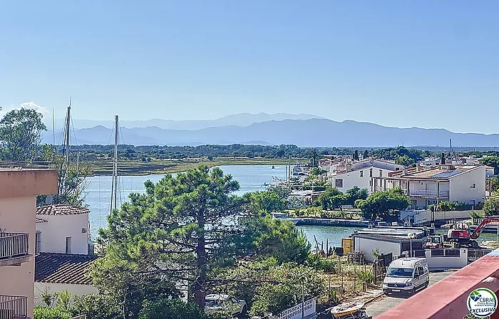 Magnífico estudio reformado con vistas al mar