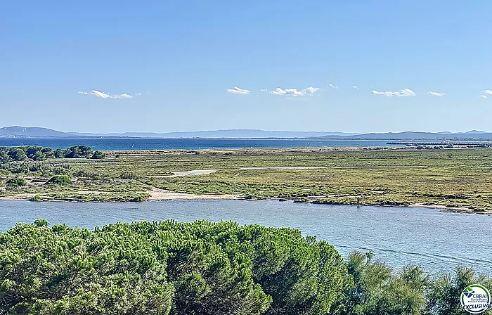 Superbe studio rénové vue mer