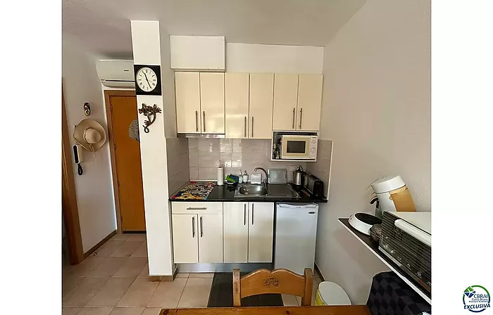 Appartement F2 au centre d'Empuriabrava avec piscine