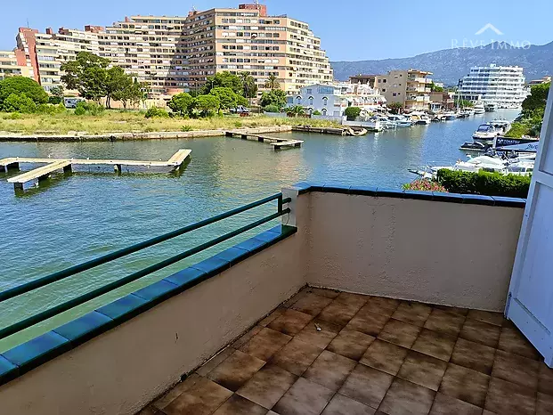 Appartement avec amarre de 7m et parking à santa Margarita-Rosas