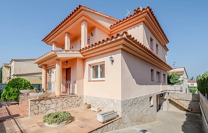 MAGNIFICA CASA EN ELS GRECS